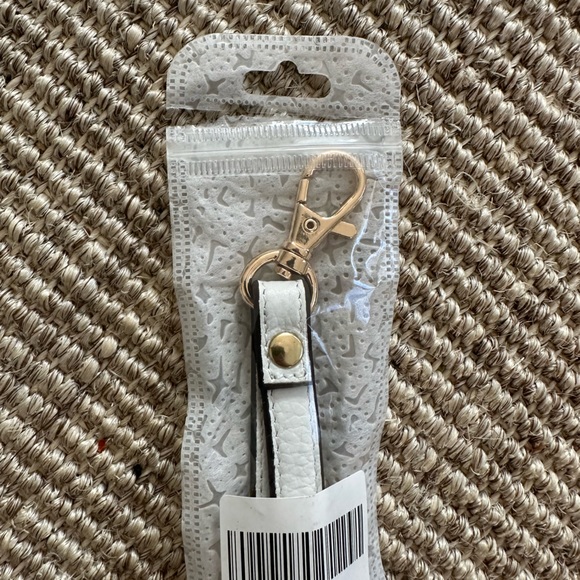 NWT White Keychain - Picture 2 of 2